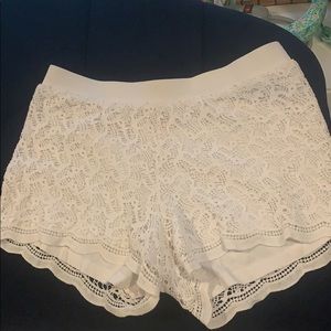 Lilly Pulitzer white lace shorts